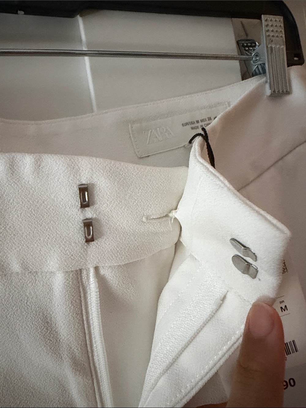 Zara White High-Waisted Wide-Leg Pleated Dress Pants NWT - Picture 4 of 4